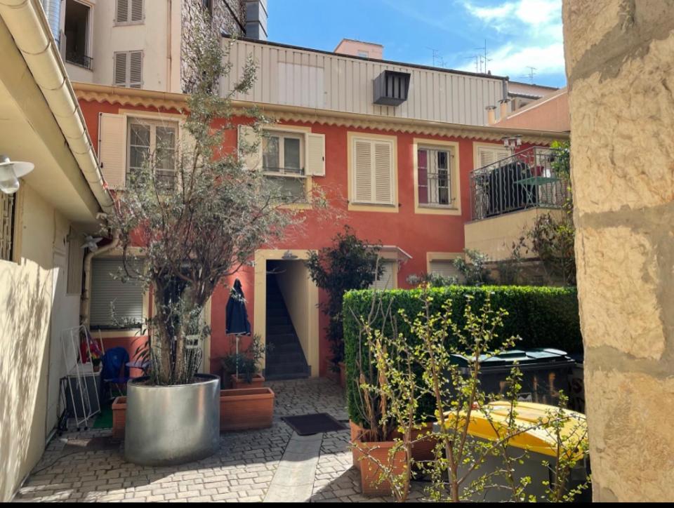 Studio Centre Proche * Nizza